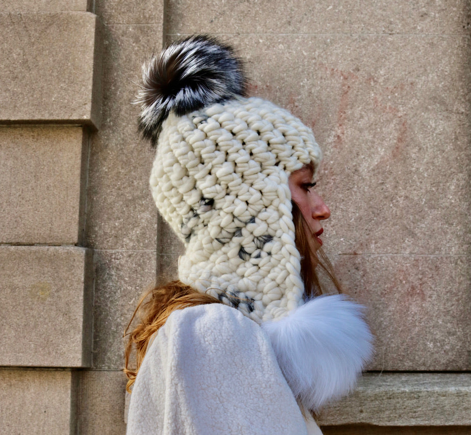 Mischa Lampert XL Pom Twombly Triple Trouble Raccoon Reg Poms Beanies Arctic White