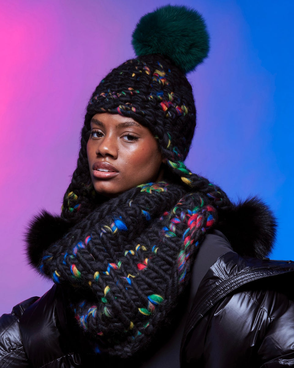 dark lego triple trouble • green xl + black reg poms – Mischa Lampert