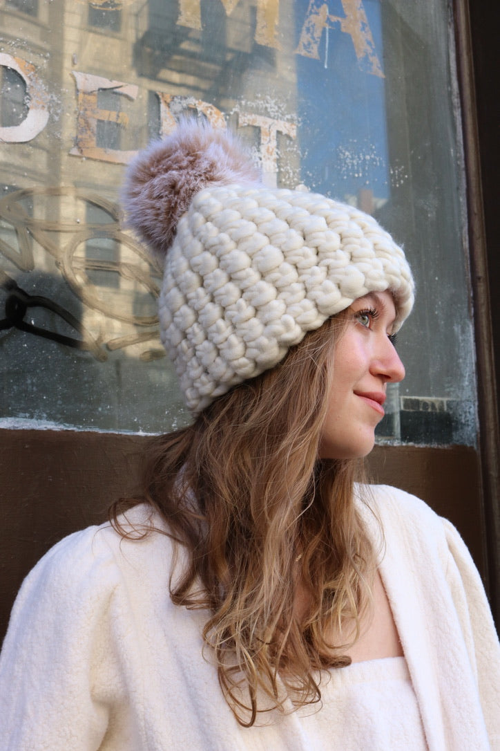 Solid Beanies – Mischa Lampert