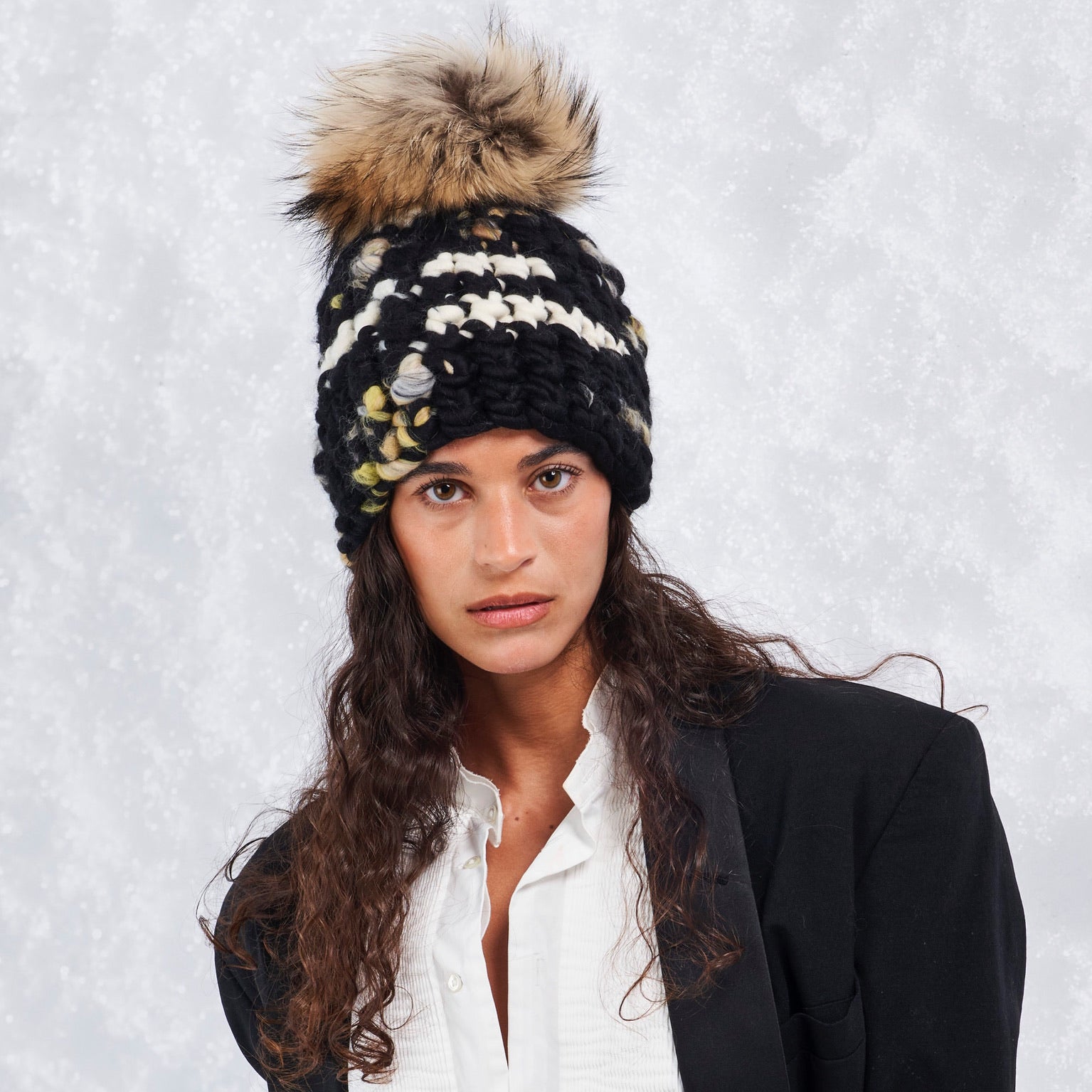 dark sunny pattern beanie pomster + raccoon xl pom – Mischa 