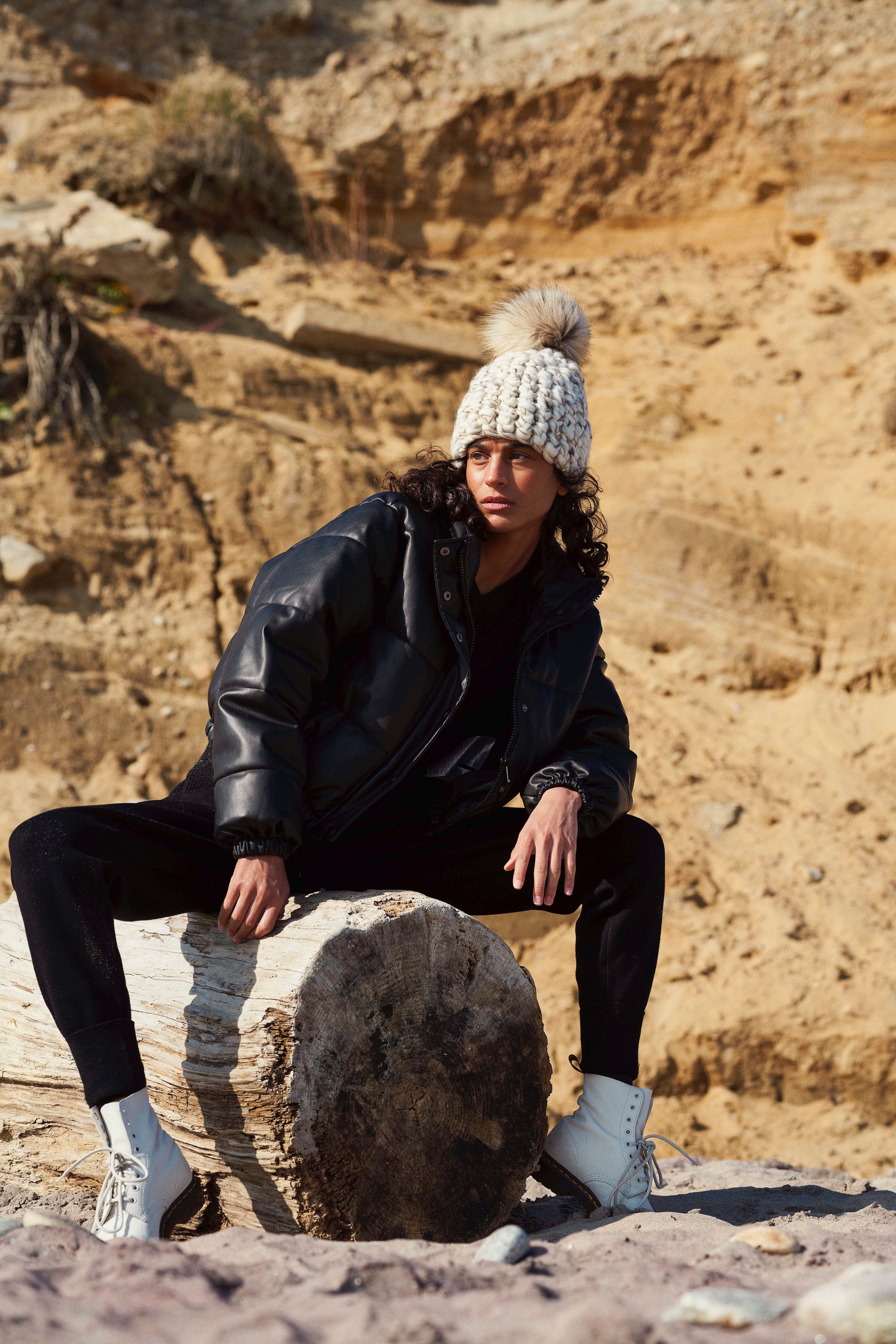 white/marble blend + gold sparkle | raccoon xl pom beanie pomster